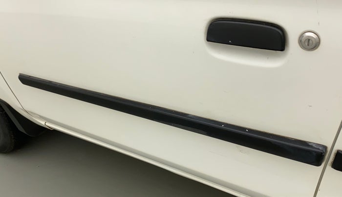 2017 Maruti Alto K10 VXI, Petrol, Manual, 34,853 km, Front passenger door - Slightly dented