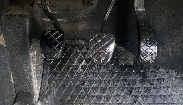 2018 Skoda Rapid AMBITION 1.6 MPI MT, Petrol, Manual, 81,480 km, Pedals