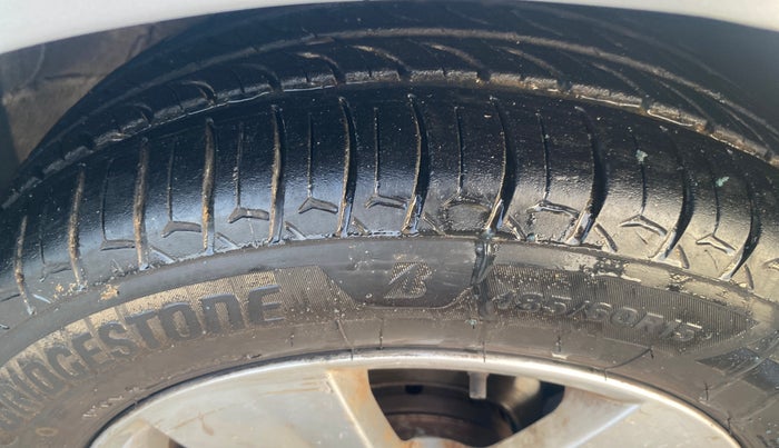 2018 Skoda Rapid AMBITION 1.6 MPI MT, Petrol, Manual, 81,480 km, Right Front Tyre Tread