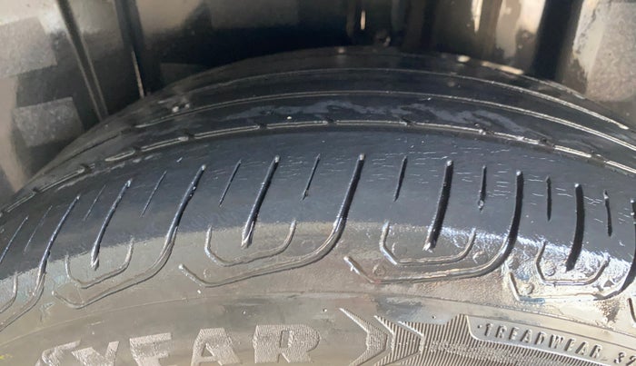 2023 Volkswagen VIRTUS TOPLINE TSI 1.0 MT, Petrol, Manual, 50,814 km, Left Rear Tyre Tread