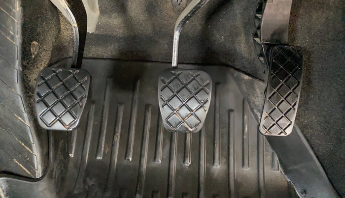 2023 Volkswagen VIRTUS TOPLINE TSI 1.0 MT, Petrol, Manual, 50,814 km, Pedals