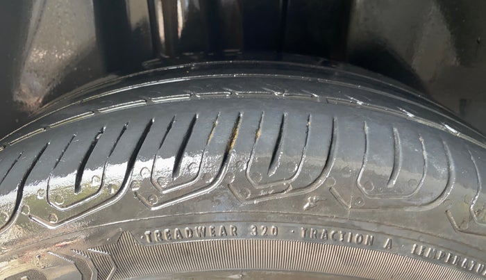 2023 Volkswagen VIRTUS TOPLINE TSI 1.0 MT, Petrol, Manual, 50,814 km, Right Rear Tyre Tread