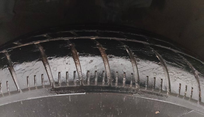2015 Maruti Celerio VXI AMT, Petrol, Automatic, 43,781 km, Left Front Tyre Tread