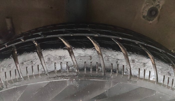 2015 Maruti Celerio VXI AMT, Petrol, Automatic, 43,781 km, Right Rear Tyre Tread