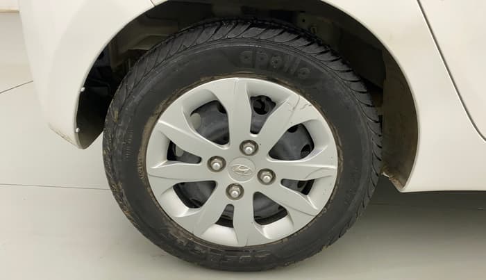2015 Hyundai Eon MAGNA +, Petrol, Manual, 22,220 km, Right Rear Wheel