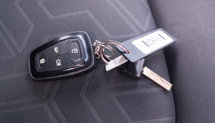 2021 Tata NEXON XZA PLUS SUNROOF PETROL, Petrol, Automatic, 41,214 km, Key Close Up