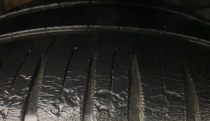 2017 Honda Brio S MT, Petrol, Manual, 77,997 km, Right Front Tyre Tread