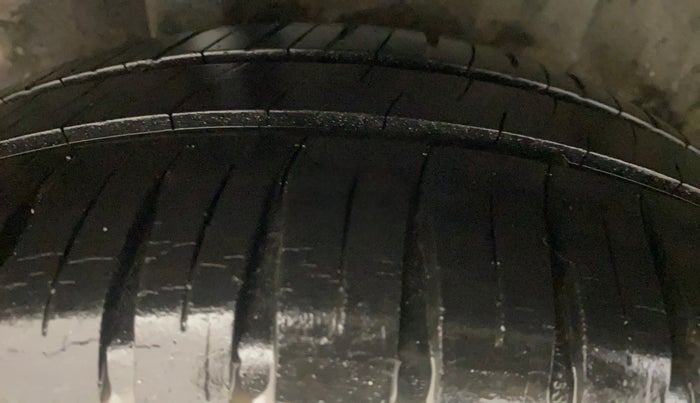 2017 Honda Brio S MT, Petrol, Manual, 77,997 km, Right Rear Tyre Tread