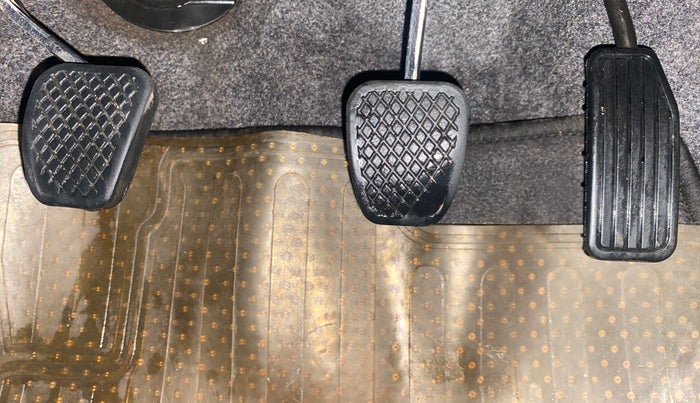 2017 Honda Brio S MT, Petrol, Manual, 77,997 km, Pedals