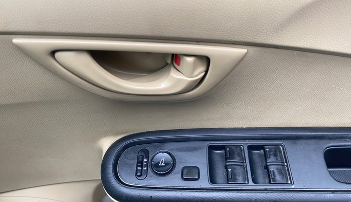 2017 Honda Brio S MT, Petrol, Manual, 77,997 km, Driver Side Door Panels Control