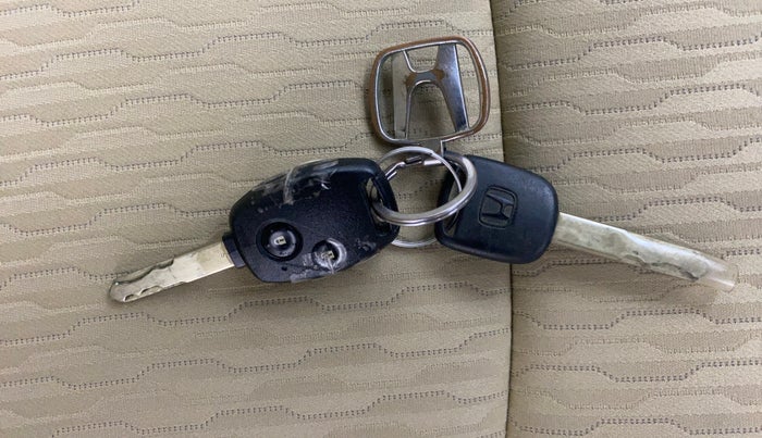 2017 Honda Brio S MT, Petrol, Manual, 77,997 km, Key Close Up