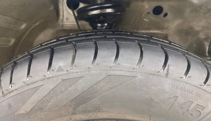 2013 Maruti Wagon R 1.0 LXI CNG, CNG, Manual, 14,611 km, Right Front Tyre Tread