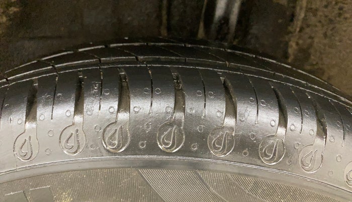 2021 Renault Kwid CLIMBER 1.0 AMT, Petrol, Automatic, 15,092 km, Left Rear Tyre Tread