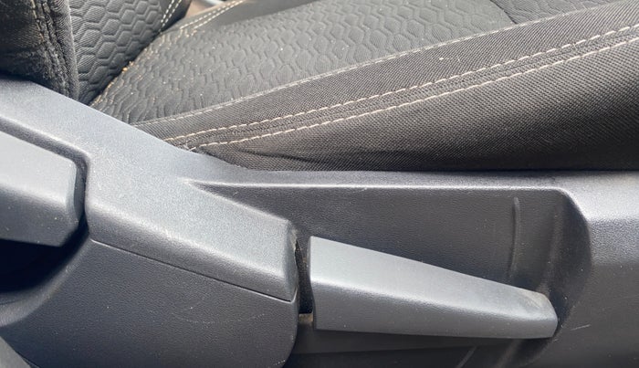 2021 Renault Kiger RXZ MT, Petrol, Manual, 36,774 km, Driver Side Adjustment Panel