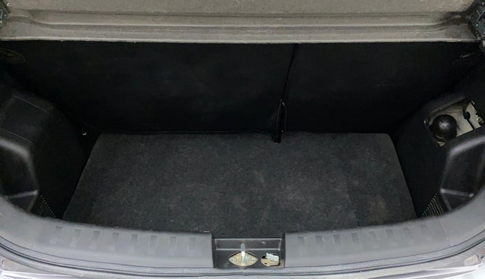 2015 Maruti Swift VXI D, Petrol, Manual, 24,955 km, Boot Inside