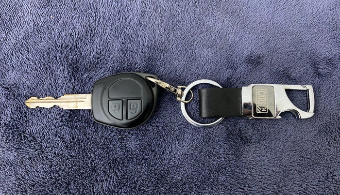 2015 Maruti Swift VXI D, Petrol, Manual, 24,955 km, Key Close Up