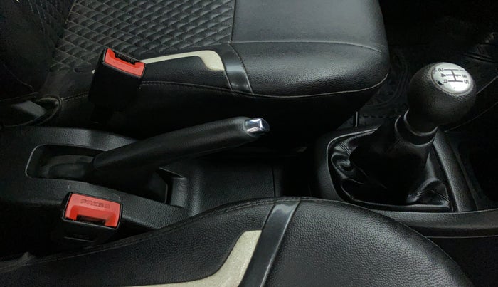 2015 Maruti Swift VXI D, Petrol, Manual, 24,955 km, Gear Lever