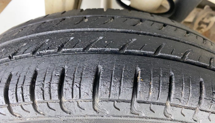 2013 Maruti Alto 800 LXI, Petrol, Manual, 24,636 km, Right Rear Tyre Tread