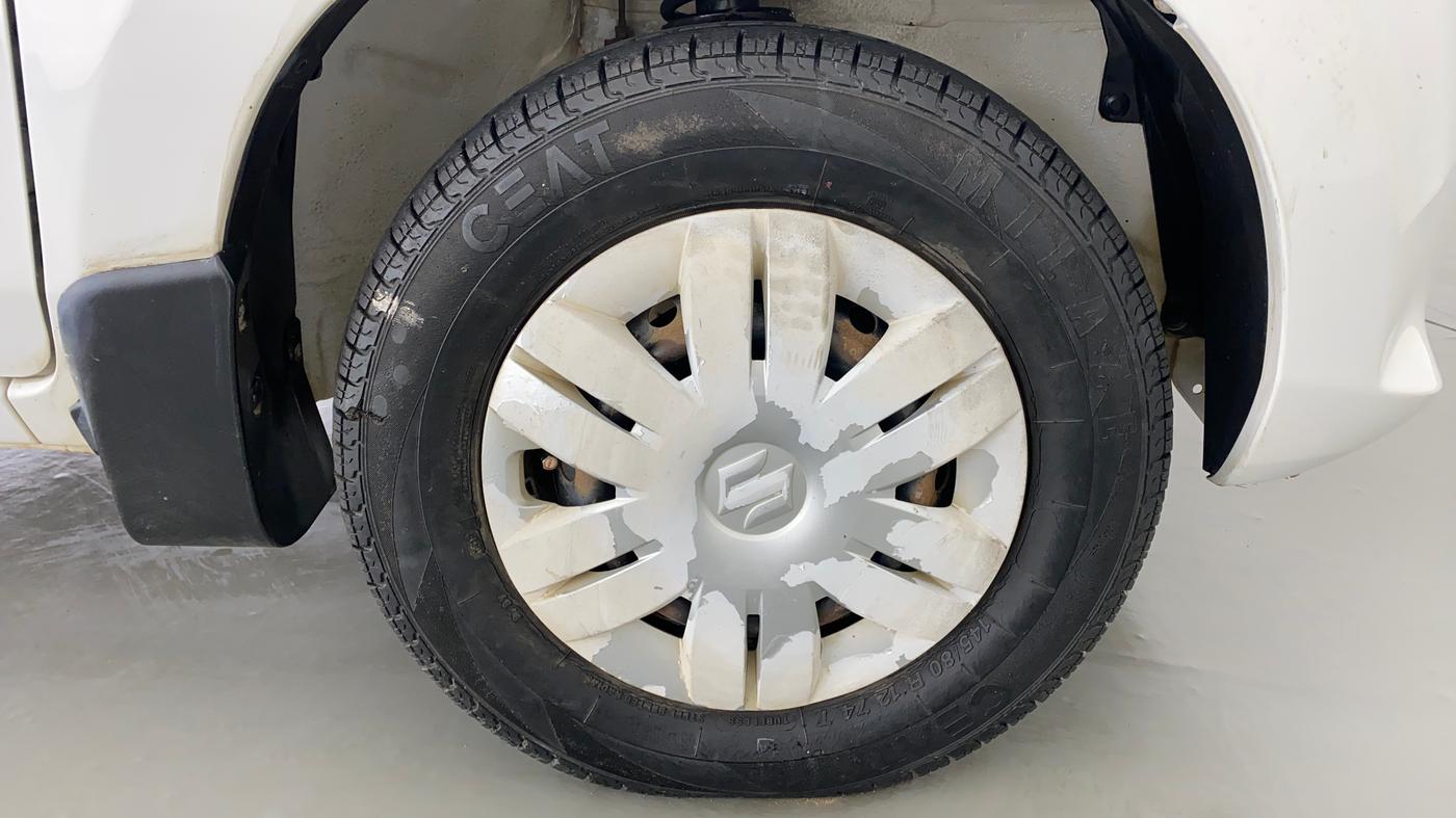 2013 Maruti Alto 800 LXI, Petrol, Manual, 24,636 km, Right Front Wheel