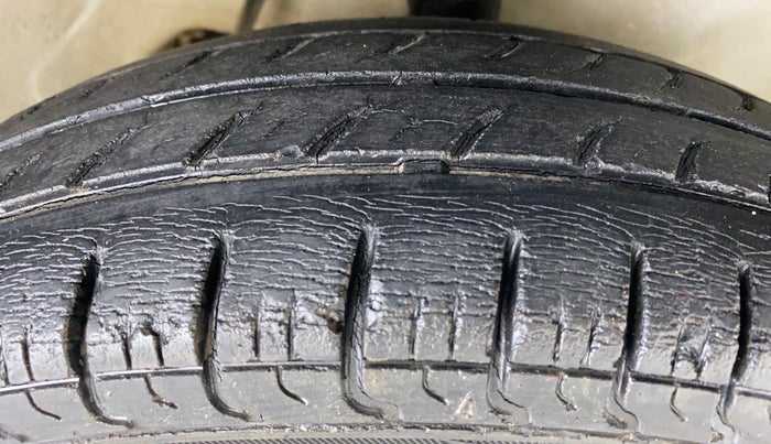 2013 Maruti Alto 800 LXI, Petrol, Manual, 24,636 km, Right Front Tyre Tread