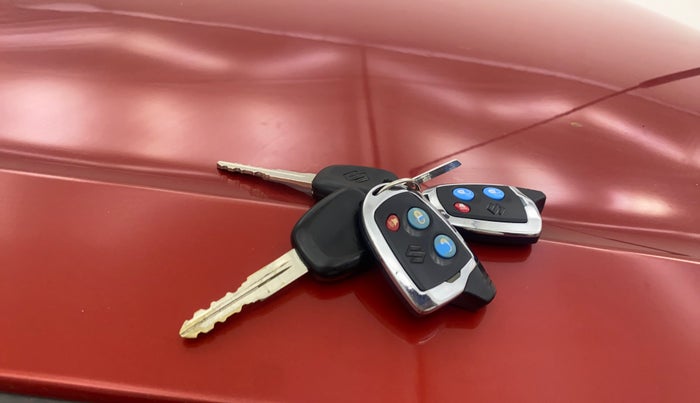 2017 Maruti Vitara Brezza LDI (O), Diesel, Manual, 48,403 km, Key Close Up