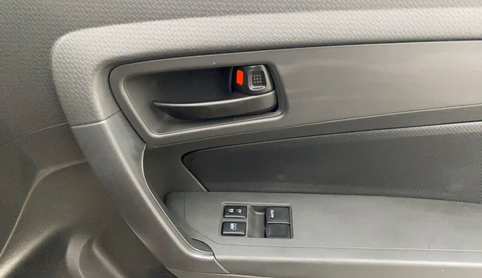 2017 Maruti Vitara Brezza LDI (O), Diesel, Manual, 48,403 km, Driver Side Door Panels Control