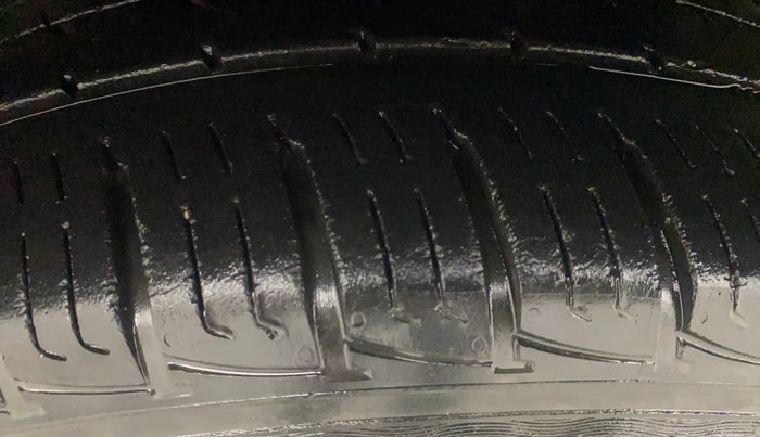 2017 Maruti Vitara Brezza LDI (O), Diesel, Manual, 48,403 km, Left Front Tyre Tread