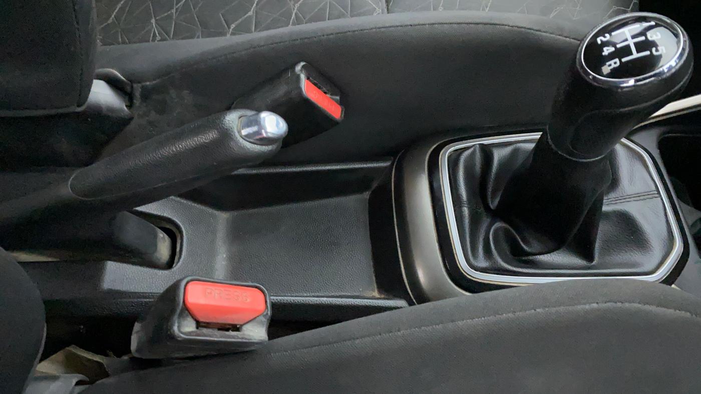 2017 Maruti IGNIS ALPHA 1.2 K12, Petrol, Manual, 84,183 km, Gear Lever
