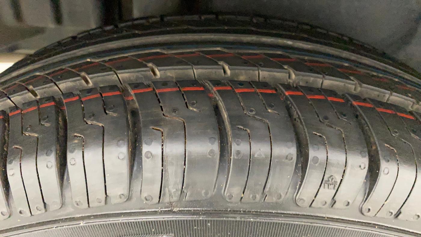 2014 Maruti Swift Dzire VXI, Petrol, Manual, 98,603 km, Right Rear Tyre Tread