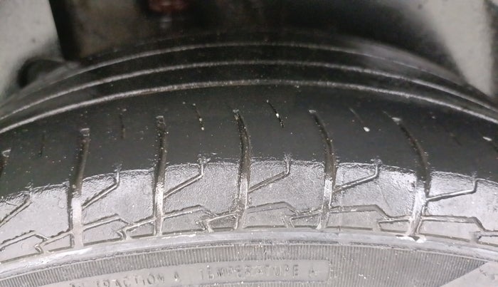 2024 KIA SELTOS  HTX 1.5 PETROL MT, Petrol, Manual, 50,460 km, Right Rear Tyre Tread