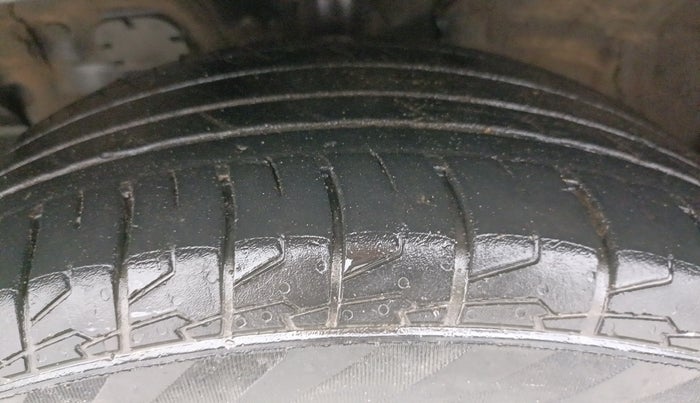 2024 KIA SELTOS  HTX 1.5 PETROL MT, Petrol, Manual, 50,460 km, Left Front Tyre Tread