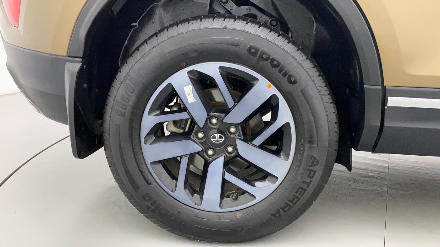 2022 Tata Harrier XZA PLUS JET 2.0L, Diesel, Automatic, 12,943 km, Right Rear Wheel