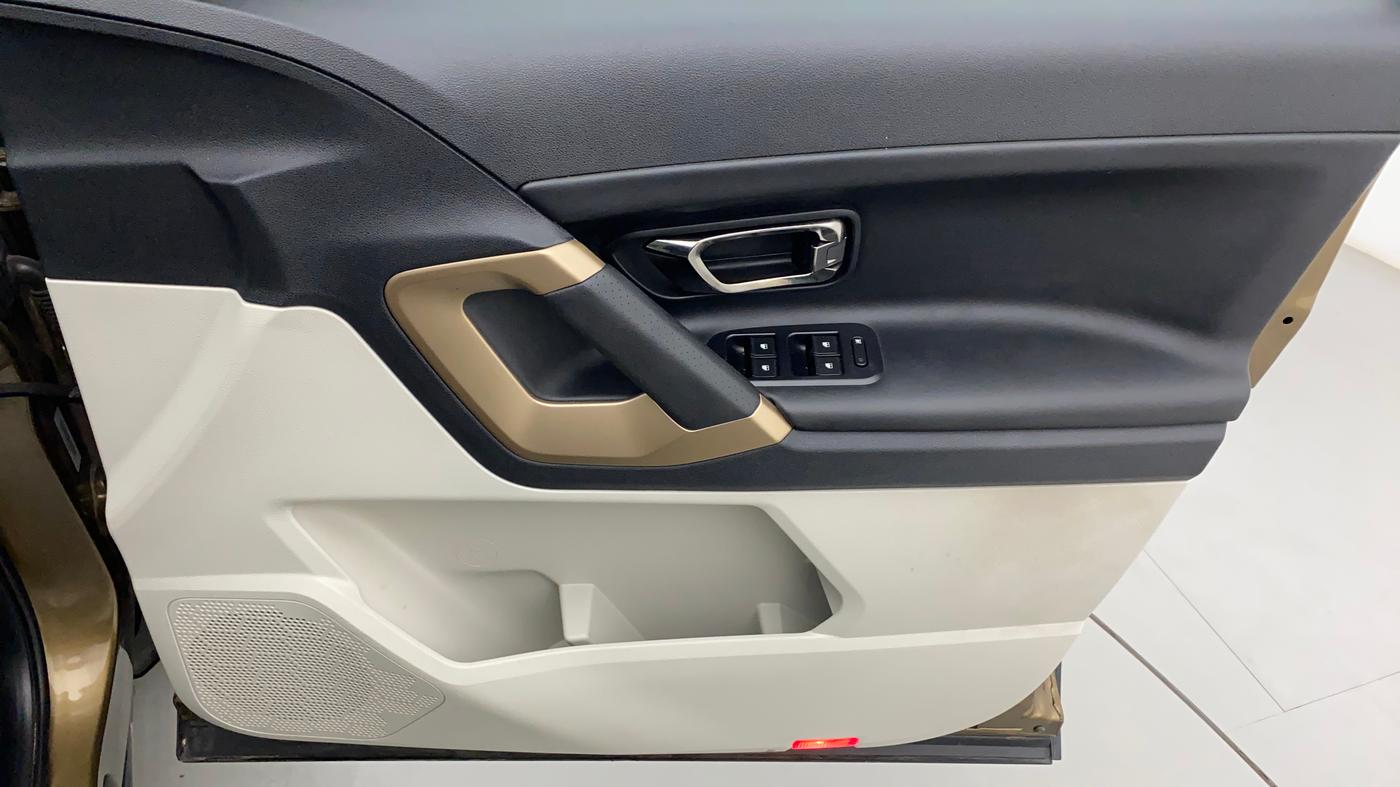 2022 Tata Harrier XZA PLUS JET 2.0L, Diesel, Automatic, 12,943 km, Driver Side Door Panels Control