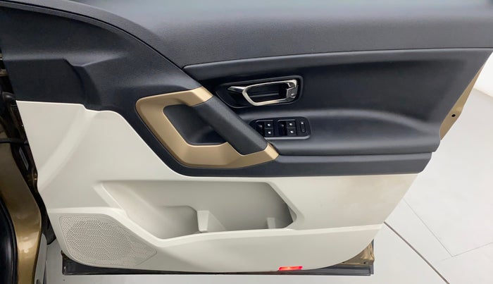 2022 Tata Harrier XZA PLUS JET 2.0L, Diesel, Automatic, 12,943 km, Driver Side Door Panels Control