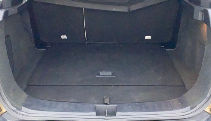 2022 Tata Harrier XZA PLUS JET 2.0L, Diesel, Automatic, 12,943 km, Boot Inside