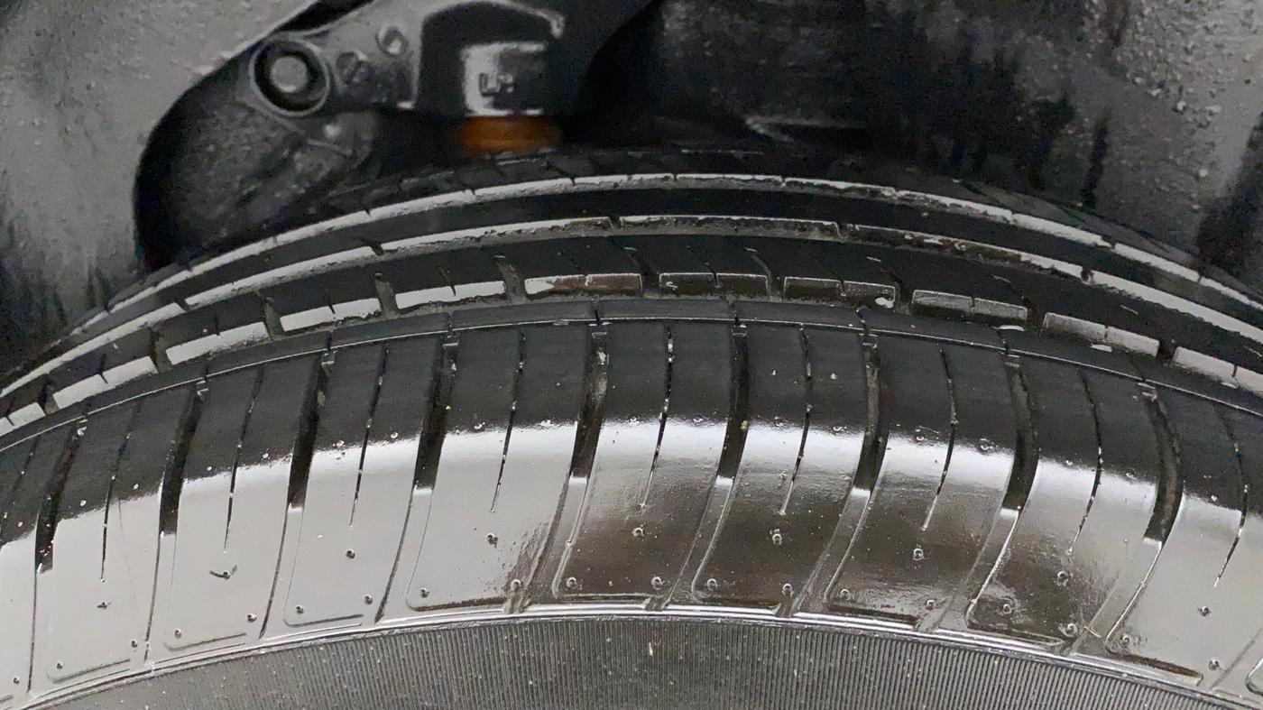 2022 Tata Harrier XZA PLUS JET 2.0L, Diesel, Automatic, 12,943 km, Left Rear Tyre Tread