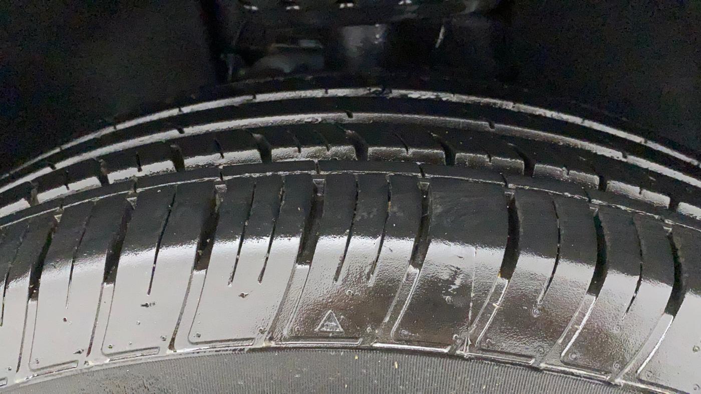2022 Tata Harrier XZA PLUS JET 2.0L, Diesel, Automatic, 12,943 km, Right Front Tyre Tread