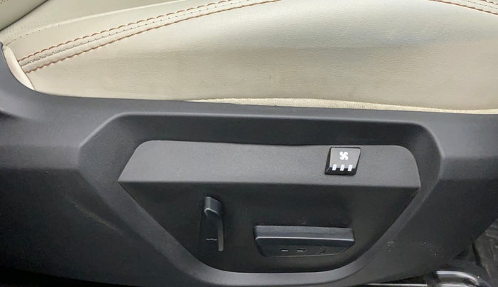 2022 Tata Harrier XZA PLUS JET 2.0L, Diesel, Automatic, 12,943 km, Driver Side Adjustment Panel