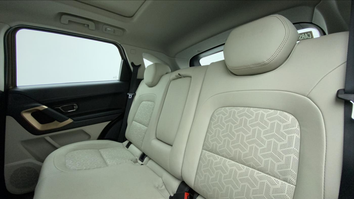 2022 Tata Harrier XZA PLUS JET 2.0L, Diesel, Automatic, 12,943 km, Right Side Rear Door Cabin