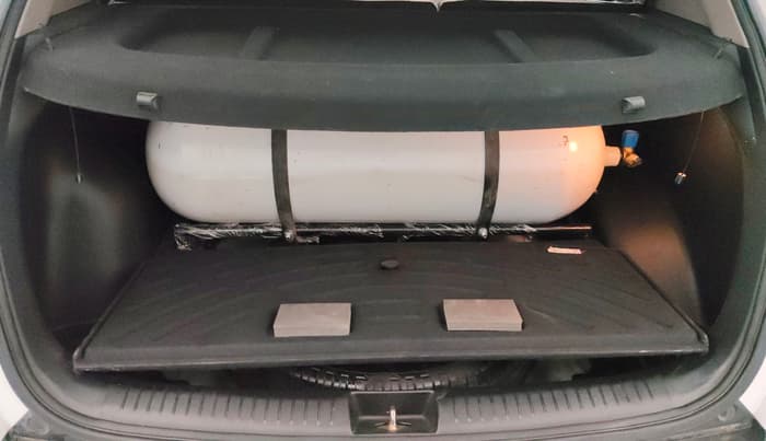 2018 Hyundai Creta SX AT 1.6 PETROL, CNG, Automatic, 90,996 km, Boot Inside