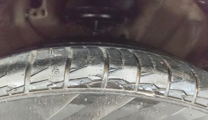 2018 Hyundai Creta SX AT 1.6 PETROL, CNG, Automatic, 90,996 km, Right Front Tyre Tread