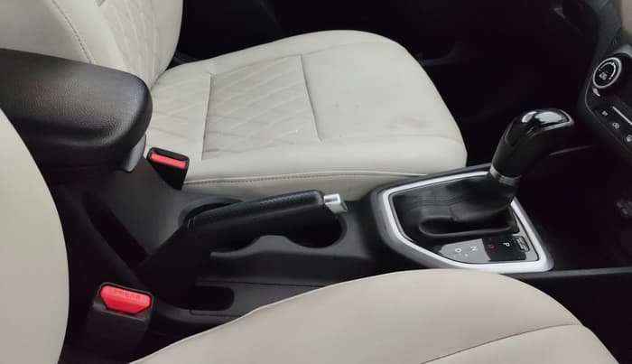 2018 Hyundai Creta SX AT 1.6 PETROL, CNG, Automatic, 90,996 km, Gear Lever