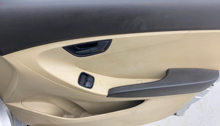 2016 Hyundai Eon ERA +, Petrol, Manual, 66,317 km, Driver Side Door Panels Control