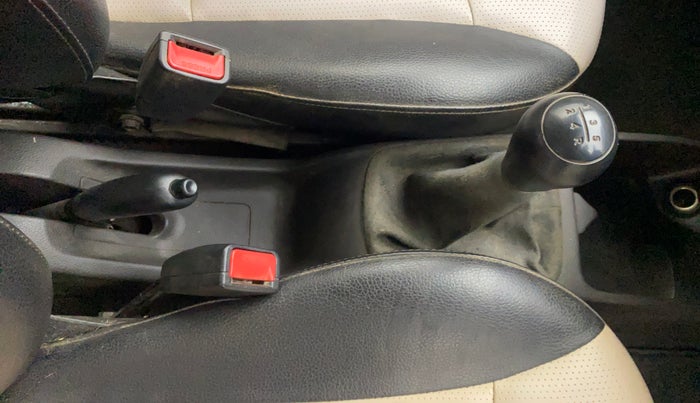 2016 Hyundai Eon ERA +, Petrol, Manual, 66,317 km, Gear Lever