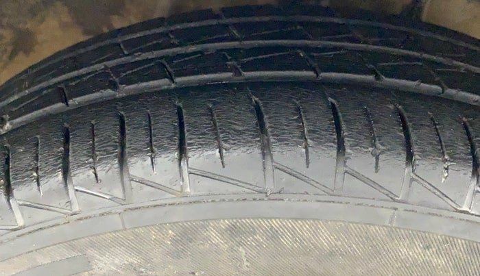 2020 Maruti Alto VXI, Petrol, Manual, 34,993 km, Right Front Tyre Tread
