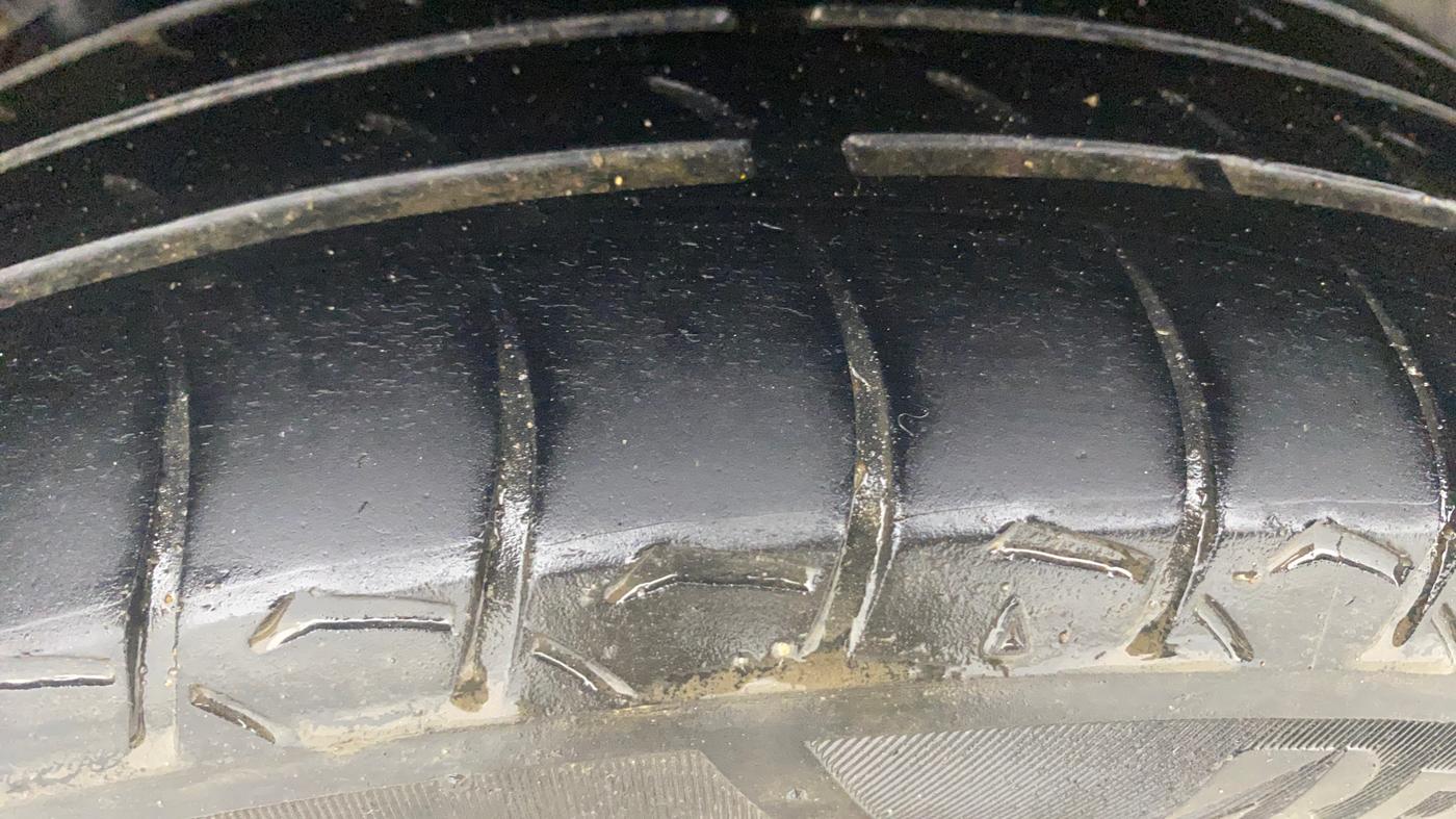 2014 Maruti Wagon R Stingray VXI, Petrol, Manual, 63,088 km, Right Rear Tyre Tread