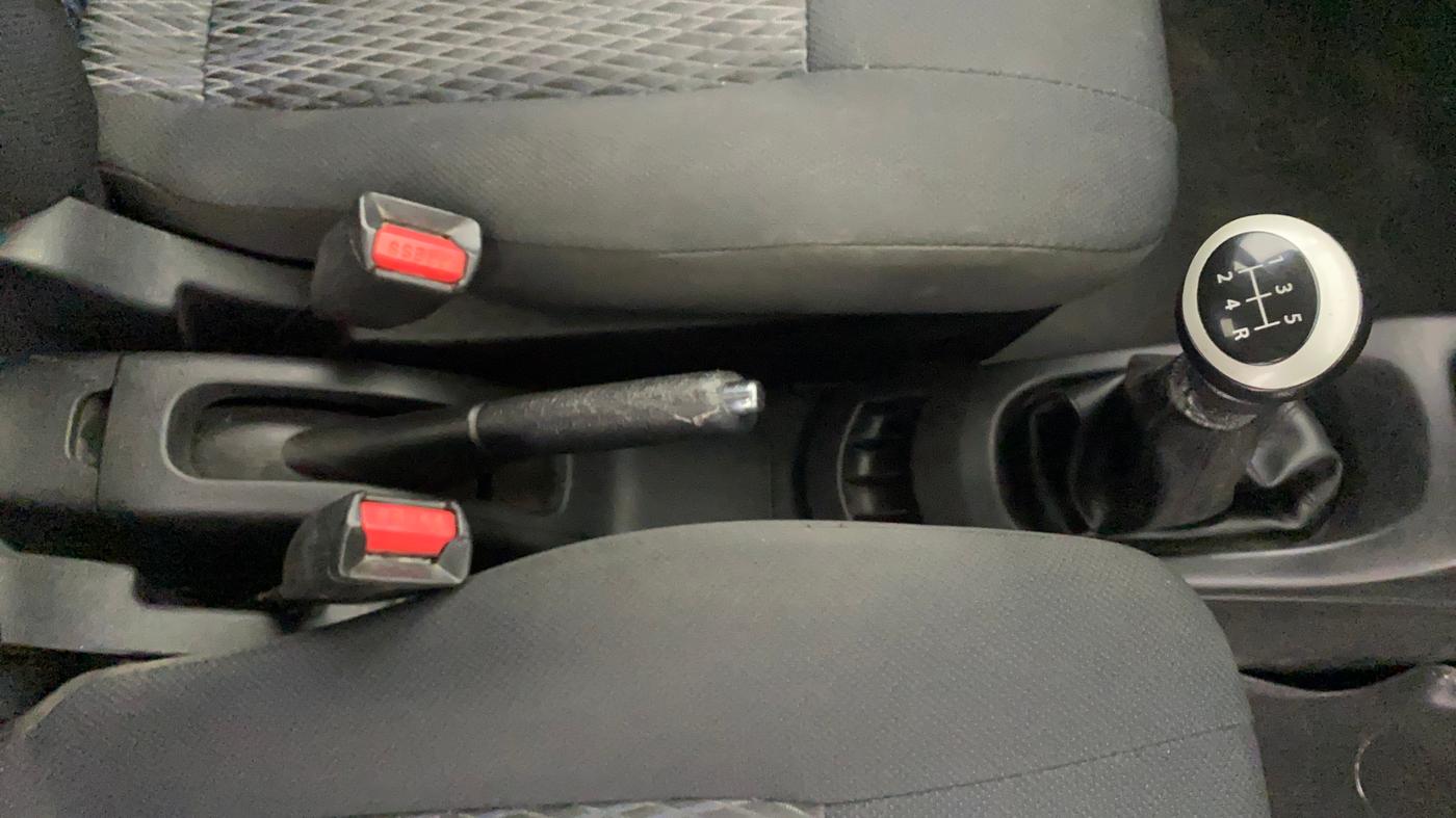 2014 Maruti Wagon R Stingray VXI, Petrol, Manual, 63,088 km, Gear Lever