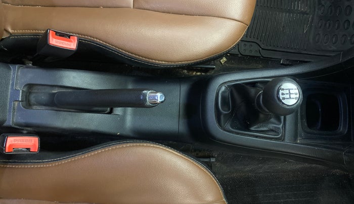 2016 Maruti Swift VDI, Diesel, Manual, 1,13,417 km, Gear Lever