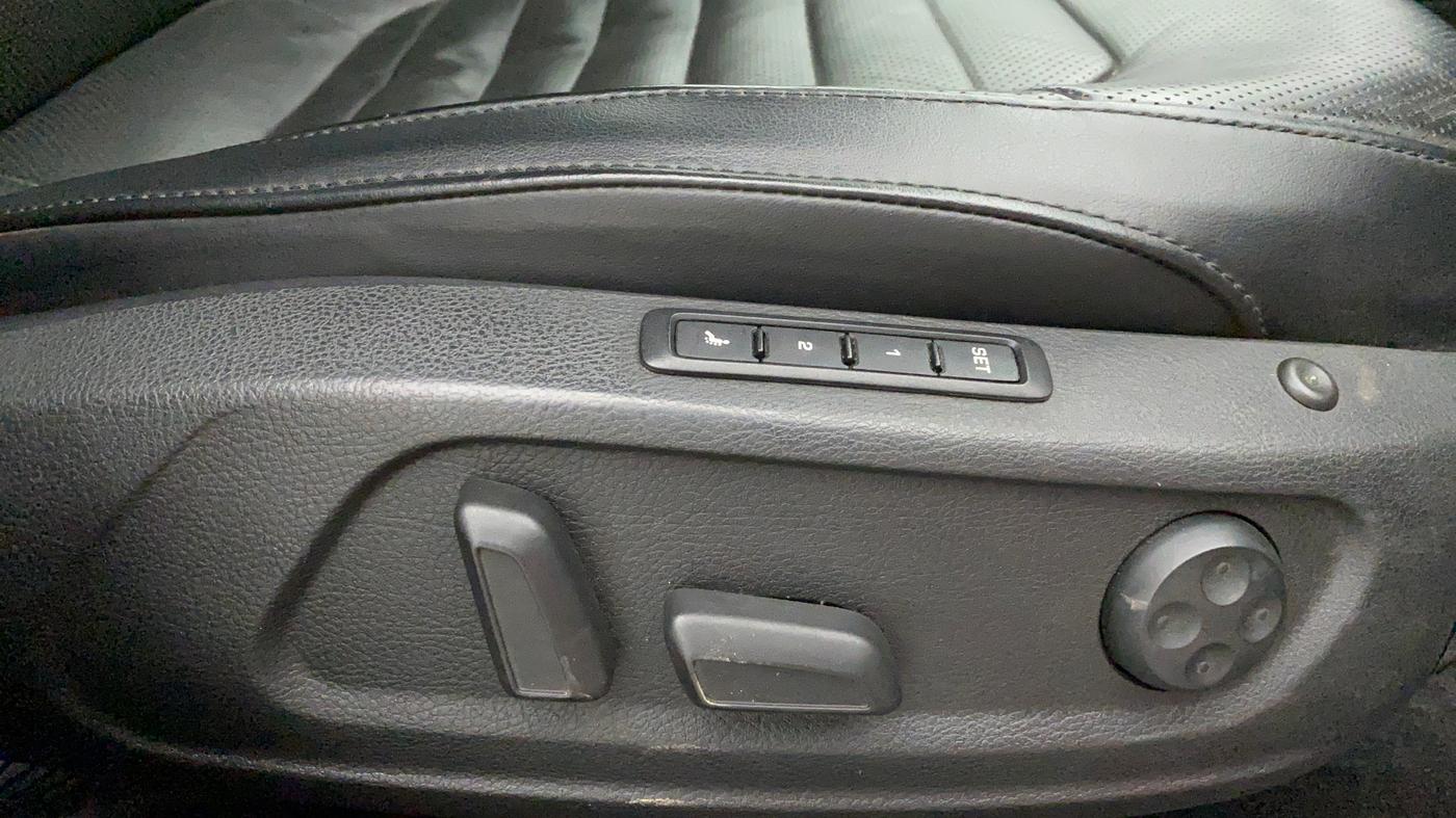 2012 Volkswagen Passat HIGHLINE DSG, Diesel, Automatic, 49,304 km, Driver Side Adjustment Panel