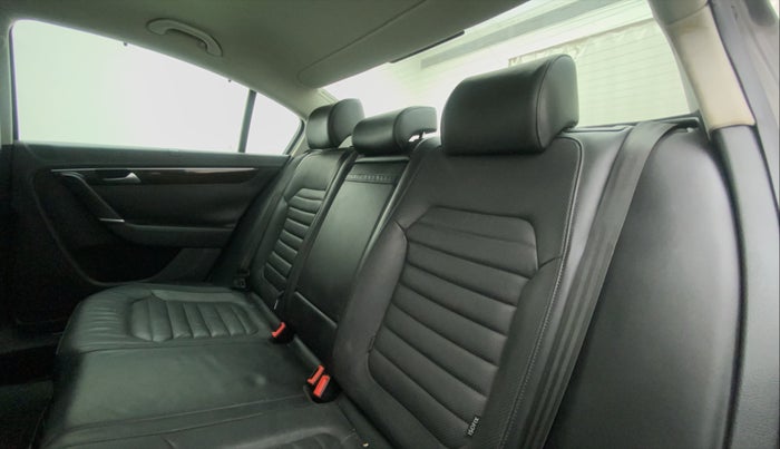 2012 Volkswagen Passat HIGHLINE DSG, Diesel, Automatic, 49,304 km, Right Side Rear Door Cabin